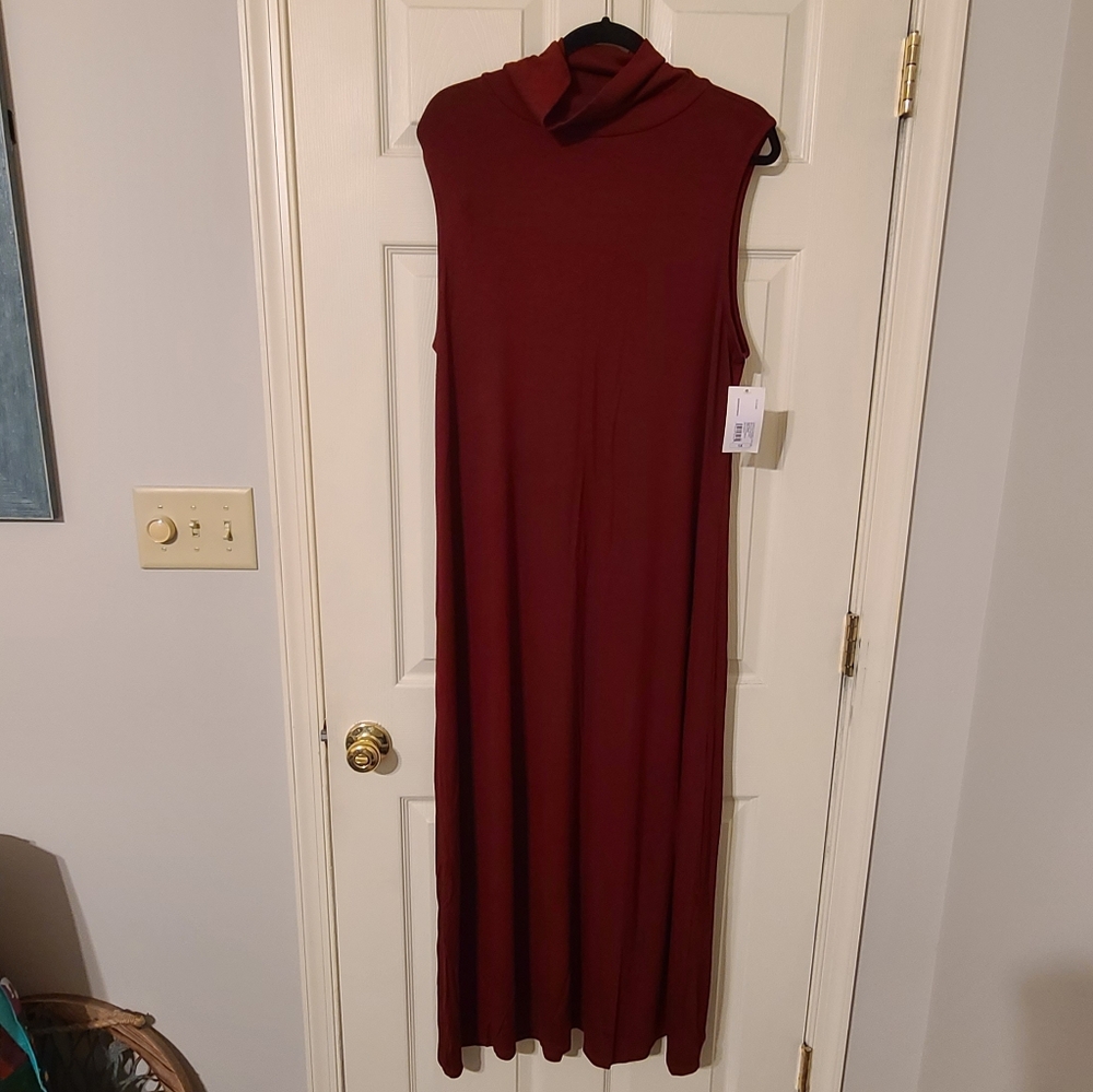 A New Day Sleeveless Burgundy Dress